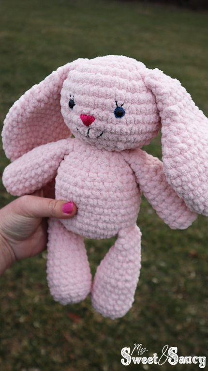 crochet bunny from the side