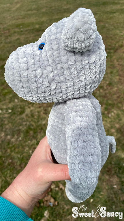 crochet hippo from the side