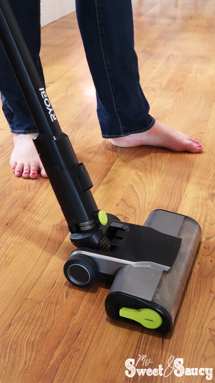 battery vacuum on hard floor