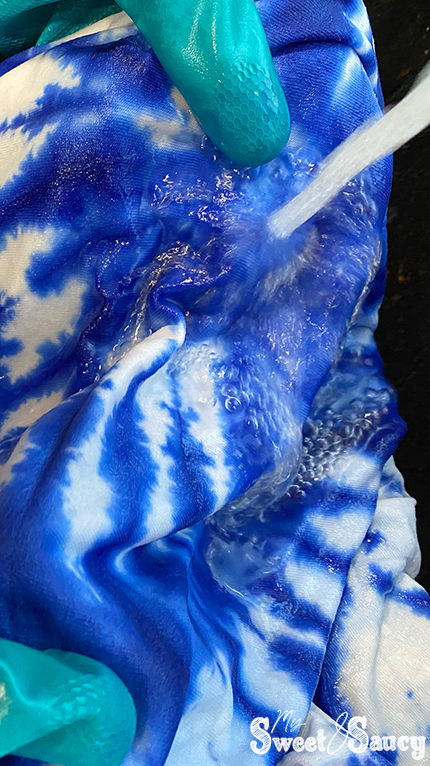 rinsing out one colored tie dye