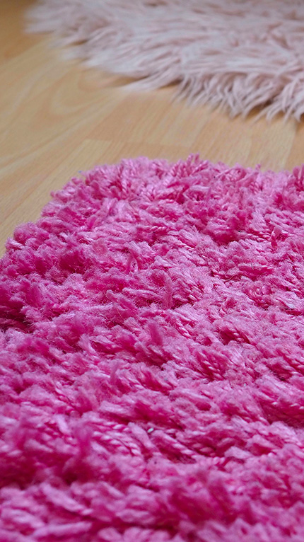 shag rug hot pink