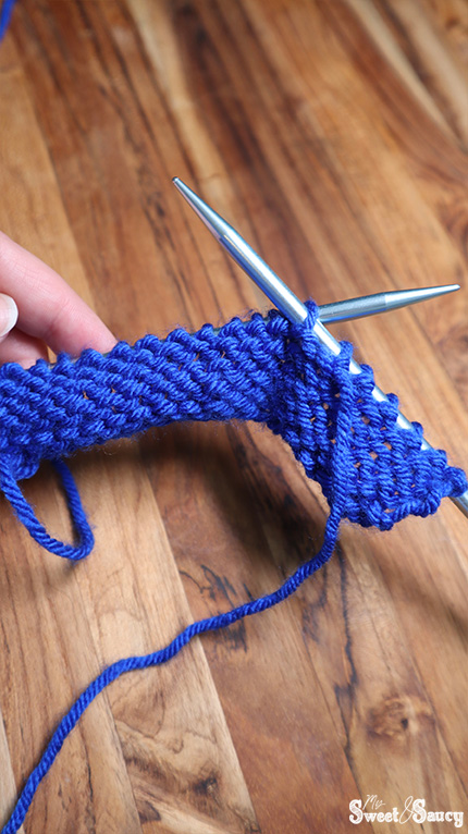 making a purl stitch step 1